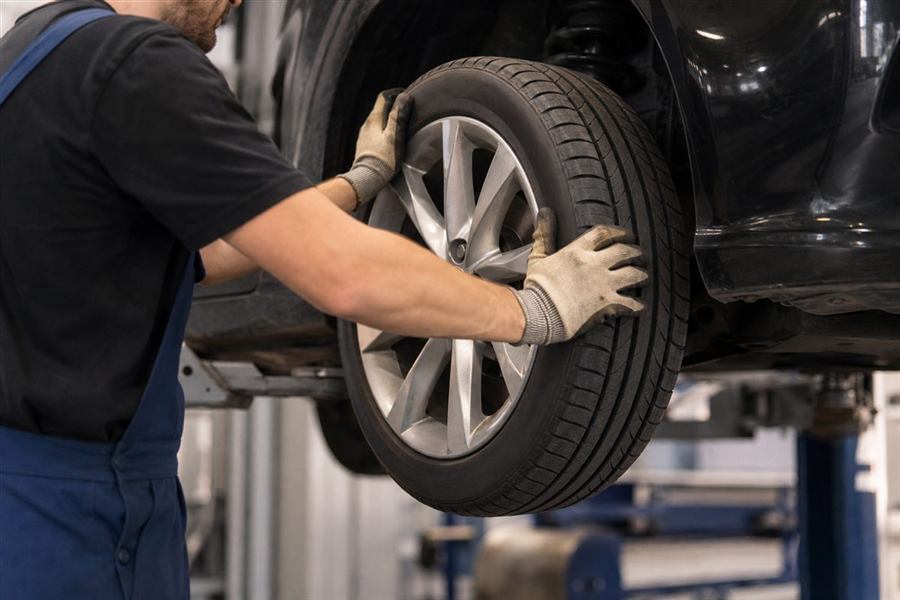 Roadside assistance San Antonio TX — tire and breakdown help on the road